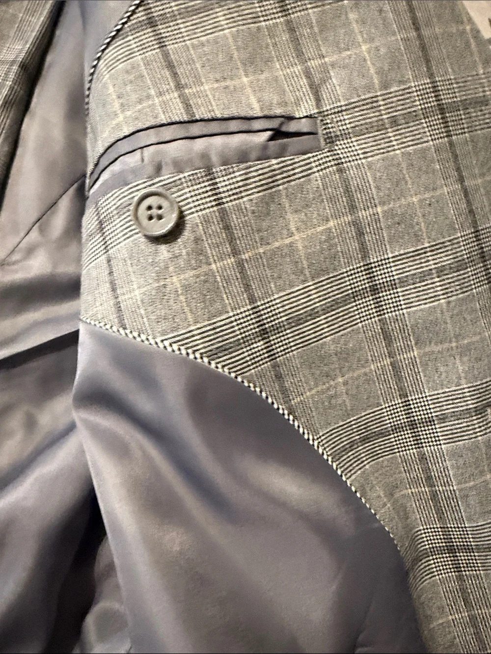 Men's Gray Plaid Two-Button suit 44L